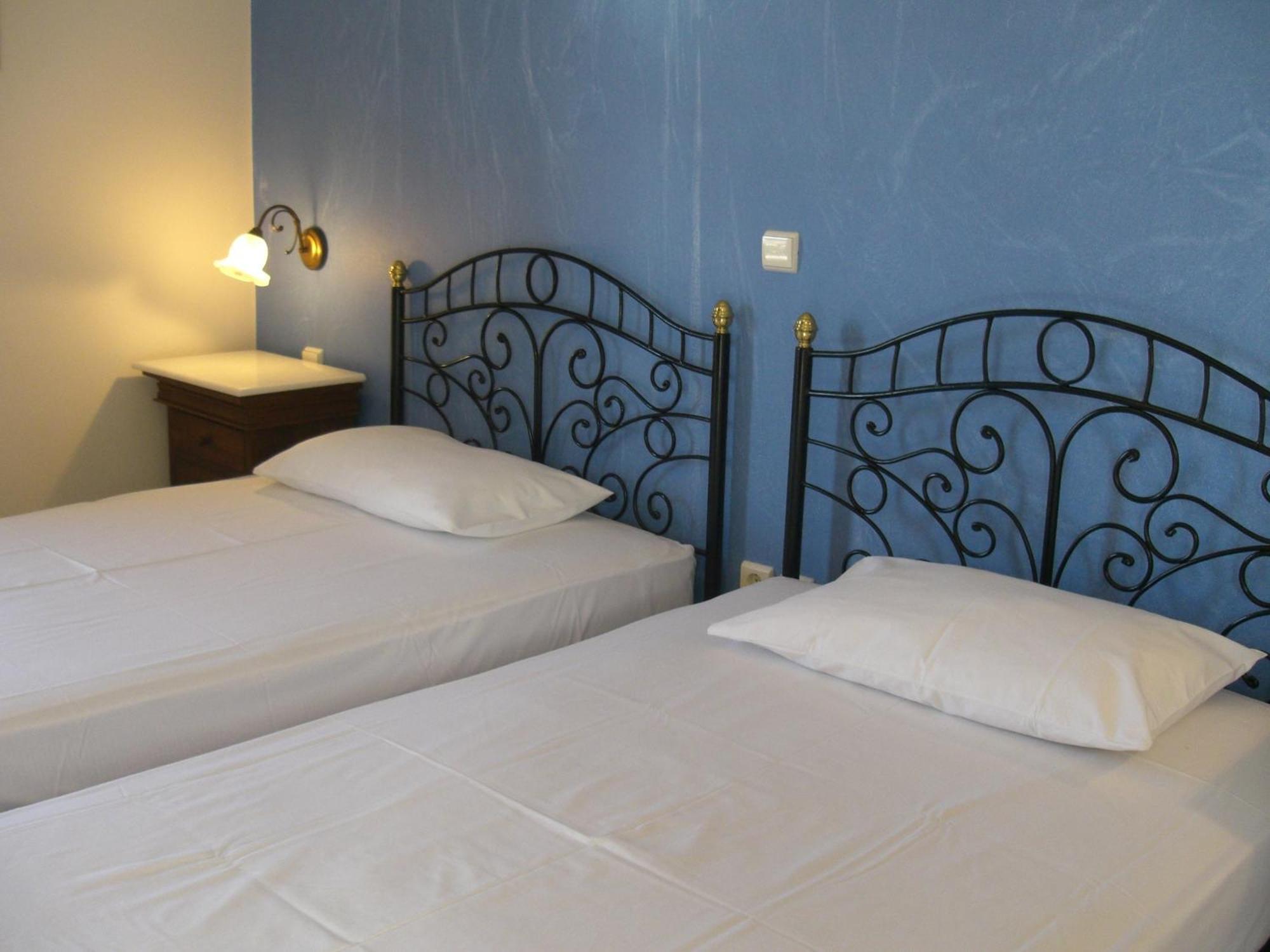 Vaporia Apartment Ermoupoli Bagian luar foto