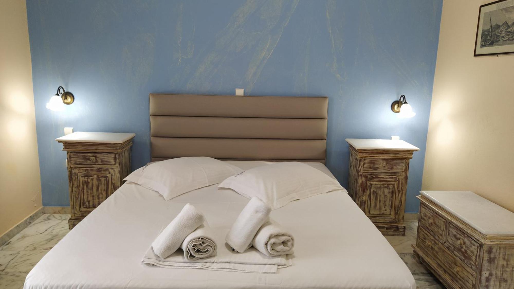Vaporia Apartment Ermoupoli Bagian luar foto