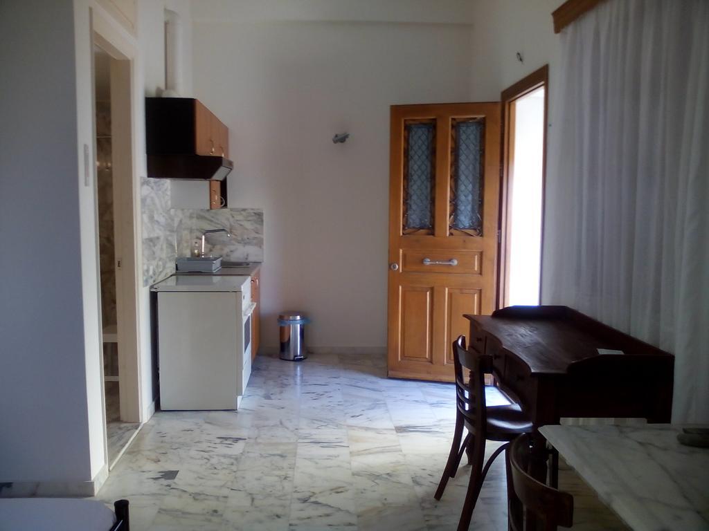 Vaporia Apartment Ermoupoli Bagian luar foto