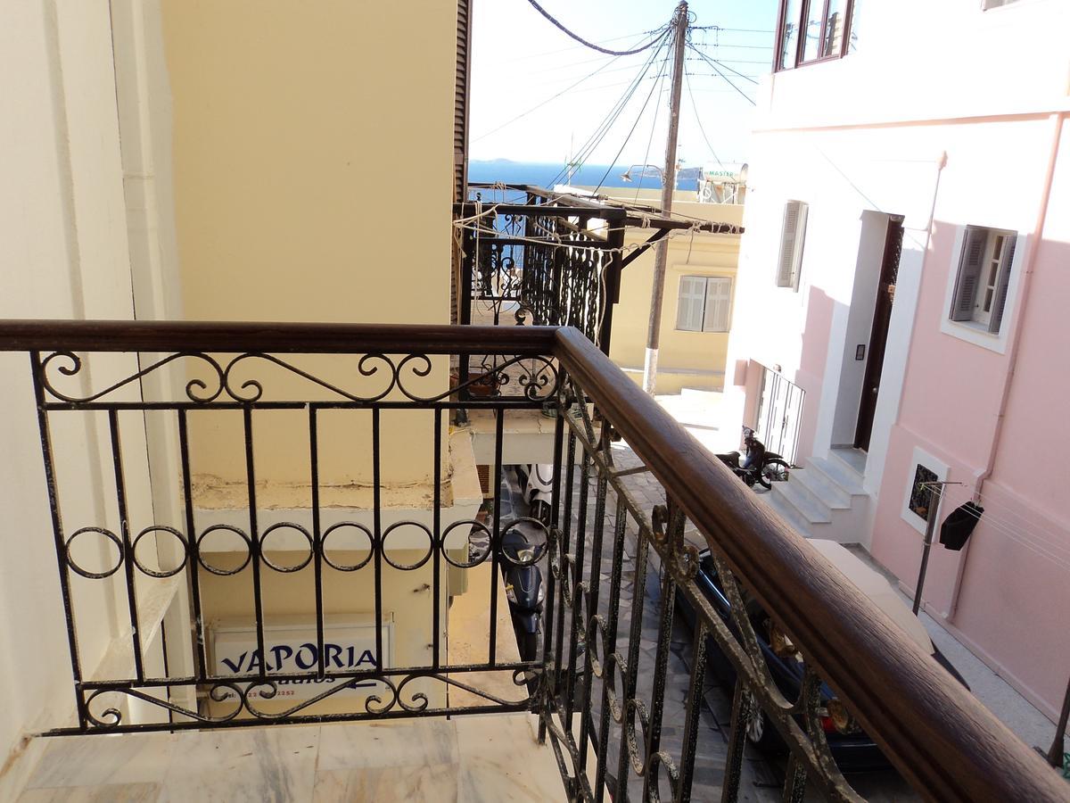 Vaporia Apartment Ermoupoli Bagian luar foto